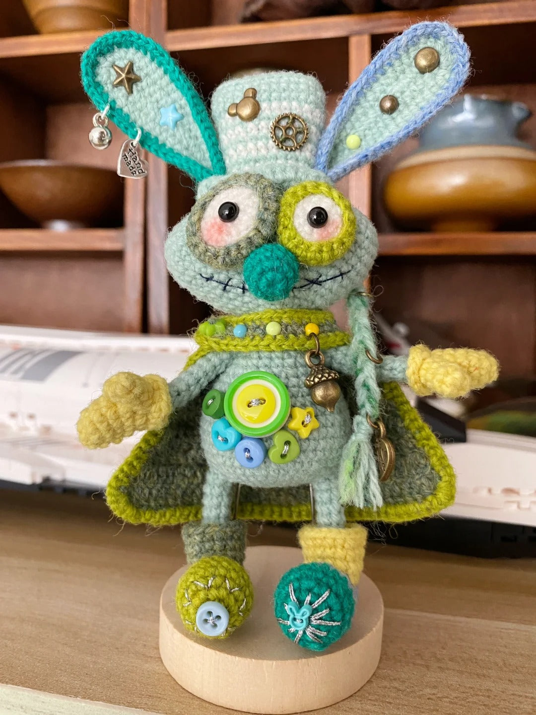 18cm/10cm Handcrafted Bunny Crocheted Artisan Piece 11 Style